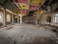 urbex-germany-abandoned-ballroom-3
