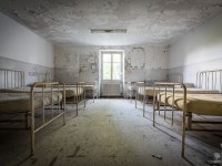 red-cross-szpital-hospital-Italy-Wlochy-luoghi-abbandonati-urbex-urban-exploration-abandoned-miejsca-opuszczone-urbex.net_.pl-18
