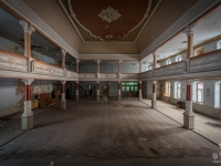 urbex-germany-abandoned-ballroom-2