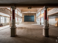 urbex-germany-abandoned-ballroom-3