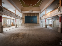 urbex-germany-abandoned-ballroom-4
